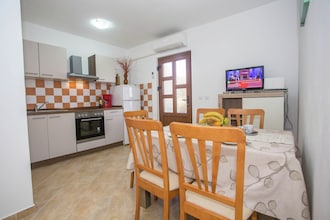 Apartment Complex Vitas Funtana \/ Two-Bedroom Apartment Vitas I