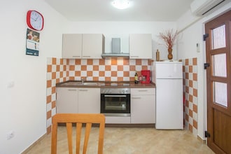 Apartment Complex Vitas Funtana \/ Two-Bedroom Apartment Vitas I