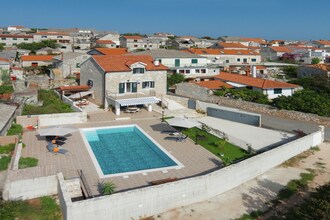 VILLA 4 YOU