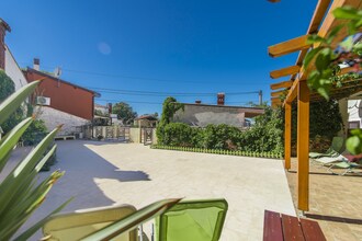 Charming stone house with Fenced Yard - Casa Dina Valbandon
