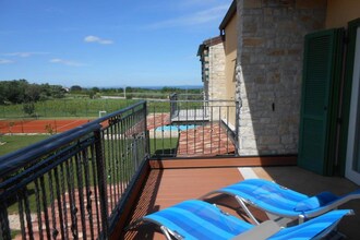 Apartment Complex Ghedda \/ Apartment Ghedda Blue with Balcony and Shared Pool