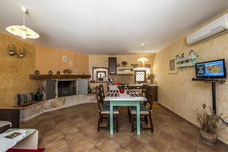 Apartment Complex Valtrazza with Common Pool \/ Apartment Fiorela I in Villa Valtrazza on the Ground Floor with Shared Pool