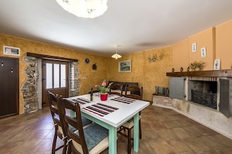 Apartment Complex Valtrazza with Common Pool \/ Apartment Fiorela I in Villa Valtrazza on the Ground Floor with Shared Pool
