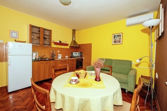 Apartment Maestral