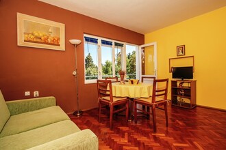Apartment Maestral