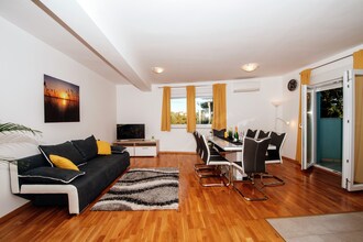 Luxurious apartment Rainbow