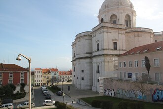 Apolonia