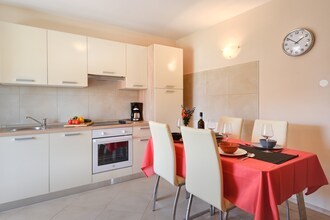 Apartment Hope II