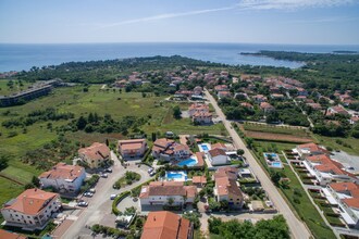 One Bedroom Apartment Hope III with Balcony near Porečn