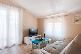 One Bedroom Apartment Hope III with Balcony near Porečn