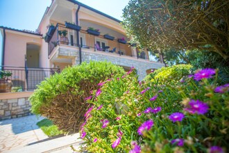 Apartment Complex Villa Maja in Tar \/ Two-Bedroom Apartment Maja I with Shared Pool