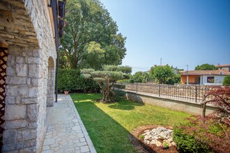 Apartment Complex Villa Maja in Tar \/ Two-Bedroom Apartment Maja I with Shared Pool