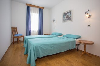 Apartment Complex Villa Maja in Tar \/ Two-Bedroom Apartment Maja I with Shared Pool