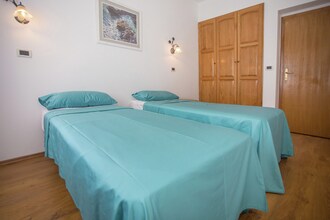 Apartment Complex Villa Maja in Tar \/ Two-Bedroom Apartment Maja I with Shared Pool
