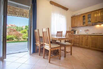 Apartment Complex Villa Maja in Tar \/ Two-Bedroom Apartment Maja I with Shared Pool