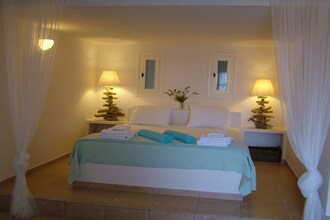Silver Moon Villa