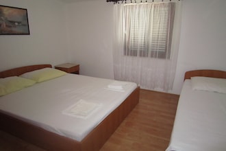 Apartment Sanja A5 12-029