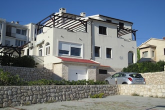 Apartment Sanja A5 12-029