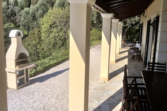 Villa Dysis