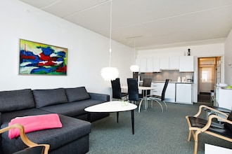 2 room w/seaview