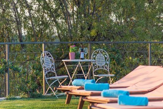 Modern Villa di Rovigno with Pool, Hot Tub and Sea View