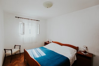 Ground floor apartment Splitska