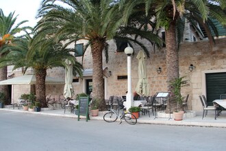 Ground floor apartment Splitska