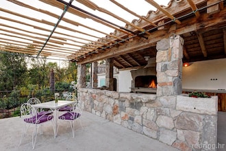 Villa Mirabilis