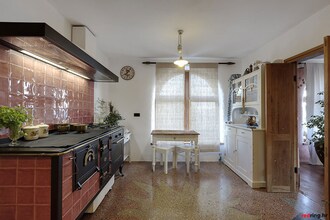 Villa Mirabilis