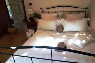 Evia Fox House