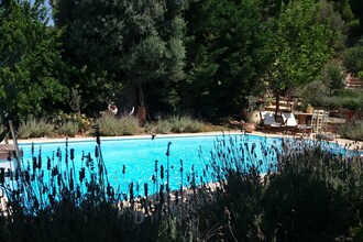 Evia Fox House