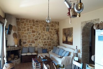 Evia Fox House