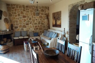 Evia Fox House