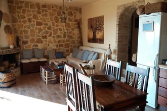 Evia Fox House