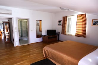 Luxury apartment Pervany