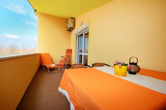 Apartment Complex Laura Nova Vas \/ Apartment Laura C with Balcony and Pool View