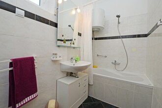 Apartment Complex Laura Nova Vas \/ Apartment Laura D with Balcony and Garden View