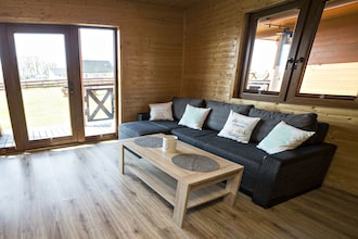 House Jamno Lake