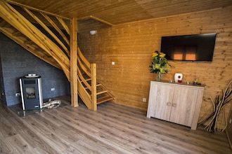House Jamno Lake