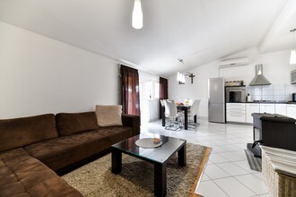 Holiday home Ema