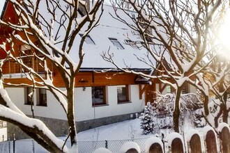 Villa with Mountain View