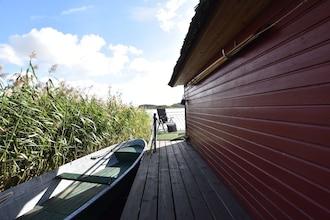 Bootshaus direkt am See mit eigenem Steg