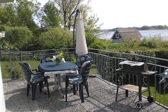 Haus Am See mit Kamin und Bootssteg