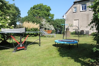 Romantische Ferienwohnung an der Ostsee mit Garten