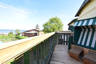 Villa Seeheim Wohnung mit Balkon auf Wassergrundstück - Nr 4