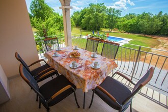 Holiday House Rossana with Private Pool and Garden