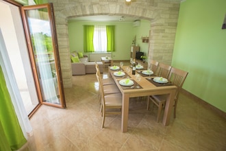 Holiday House Rossana with Private Pool and Garden
