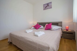 Holiday House Rossana with Private Pool and Garden