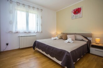Holiday House Rossana with Private Pool and Garden