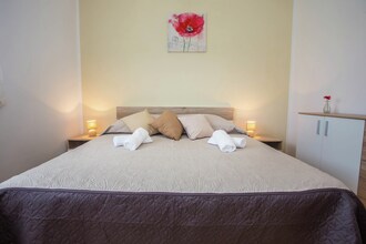 Holiday House Rossana with Private Pool and Garden